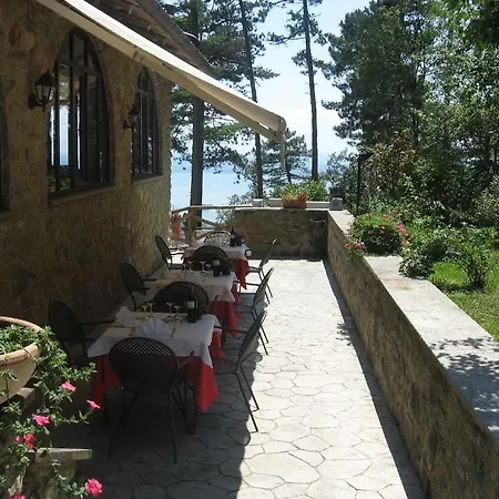Club Prive New Divina Bed & Breakfast *